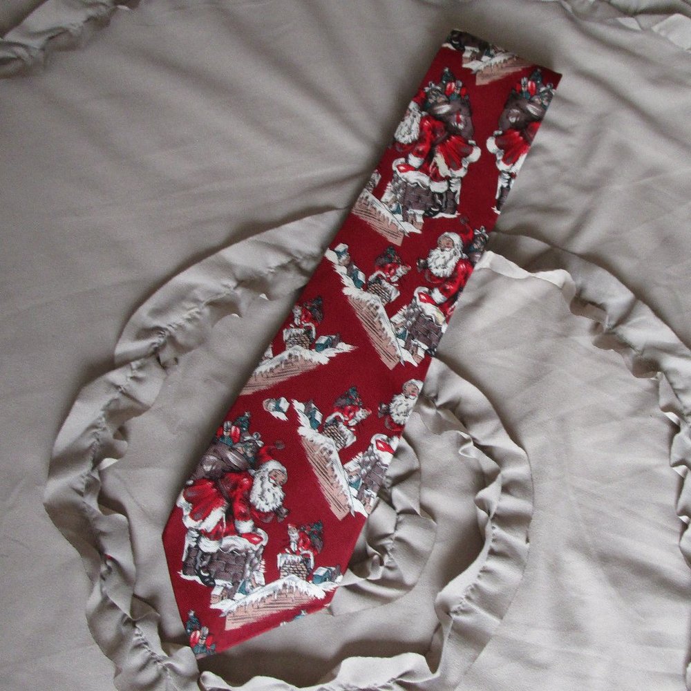 Father Christmas 100% silk tie
